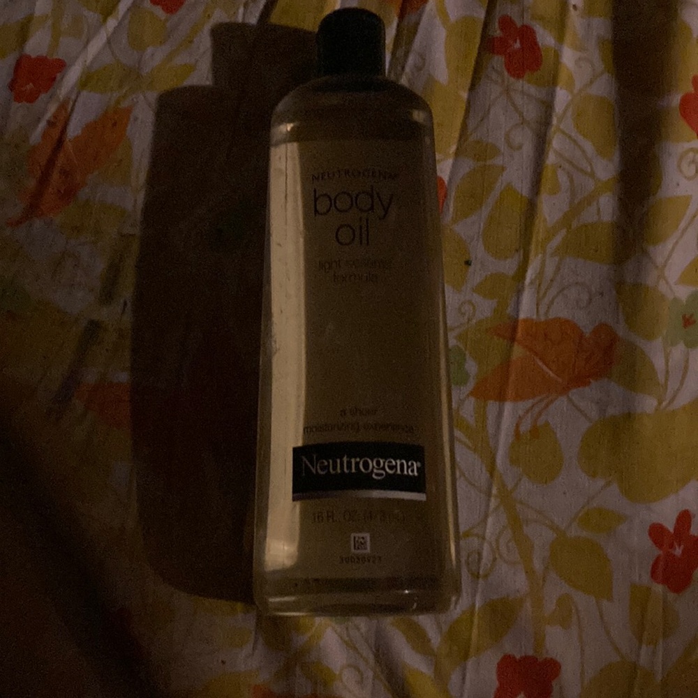 Neutrogena Body Oil New and sealed!